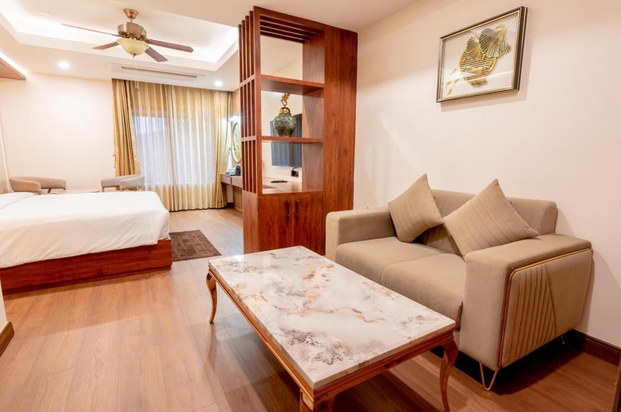 Heavens Garden Empire Hotel Guwahati Bagian luar foto